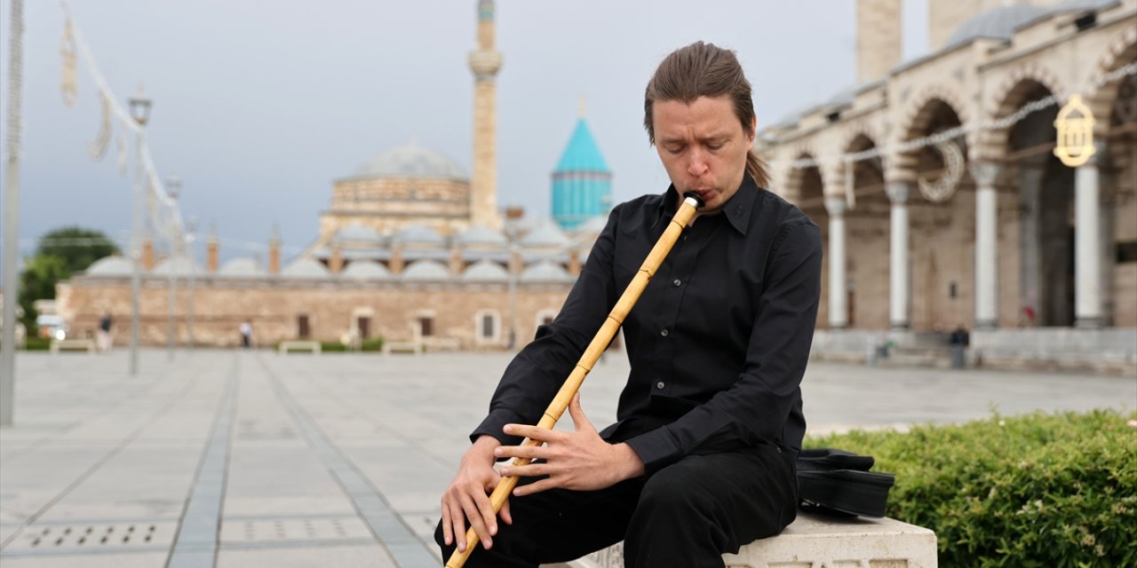 Rus müzisyenin hayatına etkilendiği "ney sesi" yön verdi