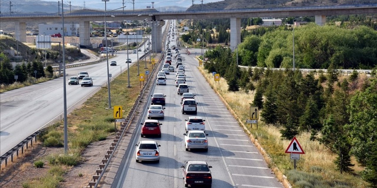 'Yorgun ve uykusuz yola çıkmayın' uyarısı