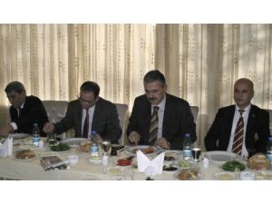 Aydın Valisi Ayyıldız Basın Mensuplarıyla Kahvaltıda Buluştu