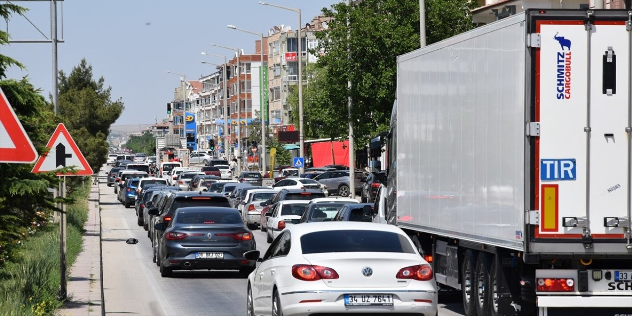 Bayram tatili dönüşünde Konya'da yoğunluk yaşanıyor