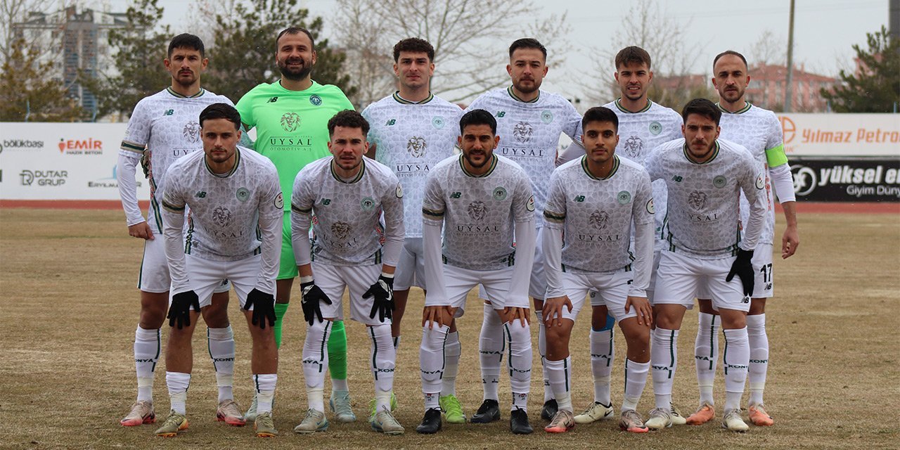 Futbolcular alacaklarını istiyor