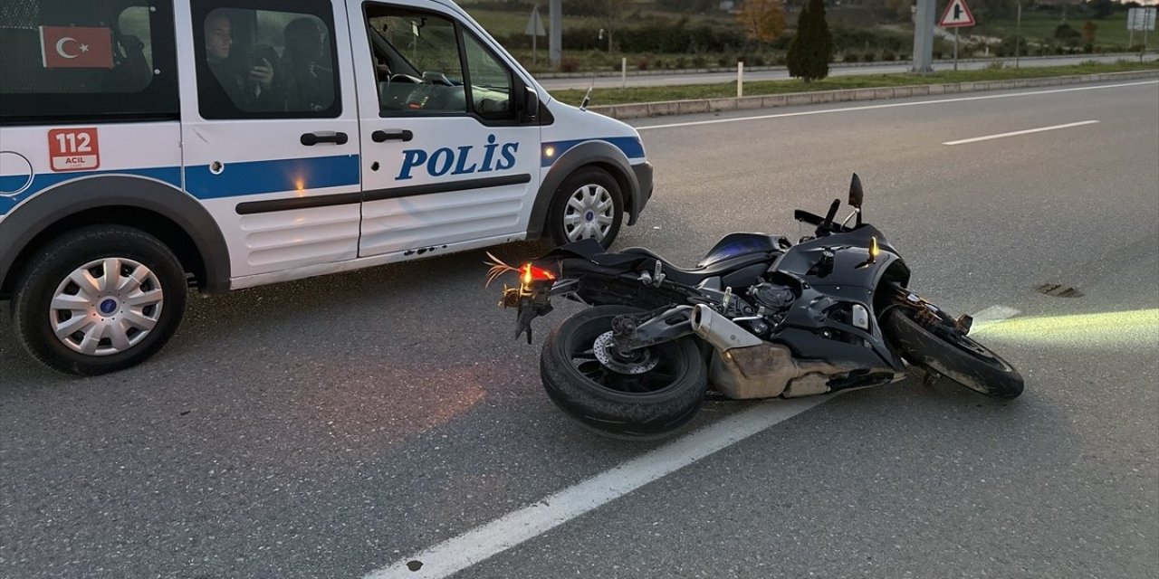 Feci kazada motosikletteki 2 kişi yaralandı