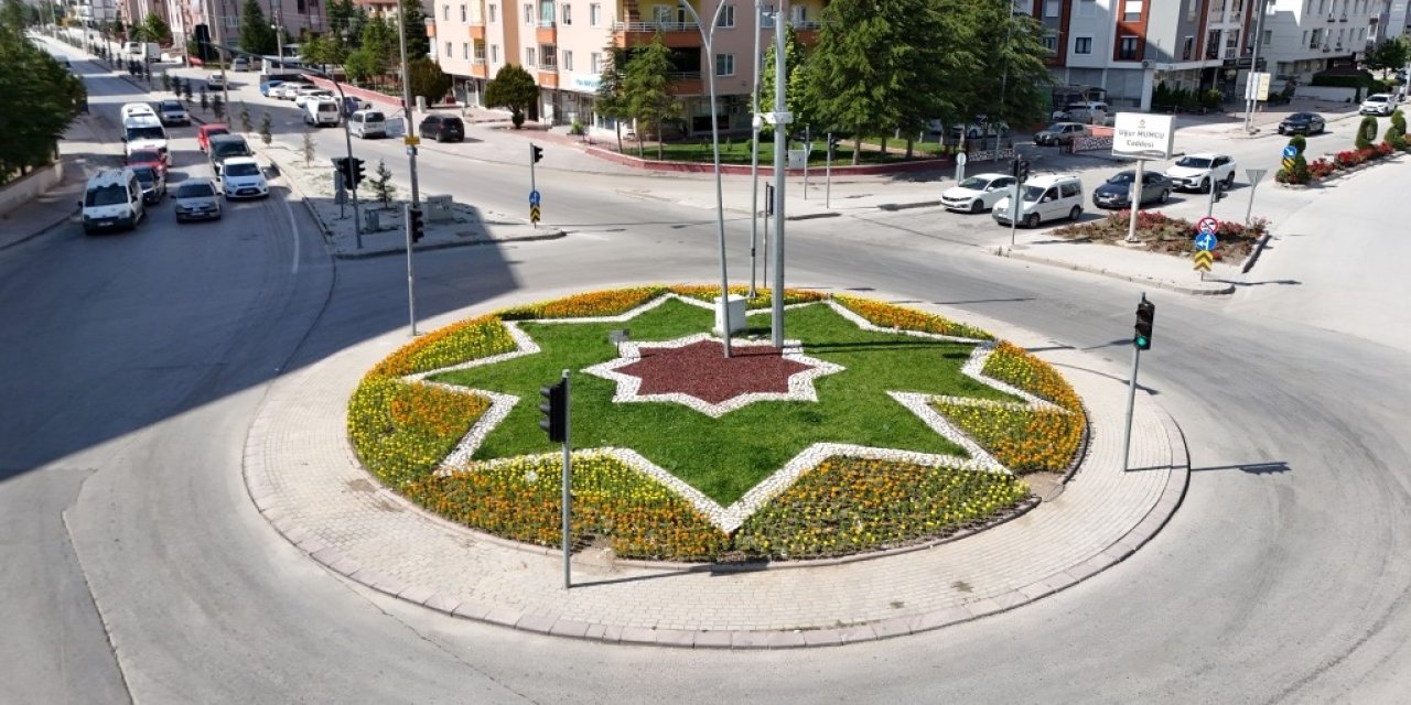 Ereğli'de refüjler renkleniyor