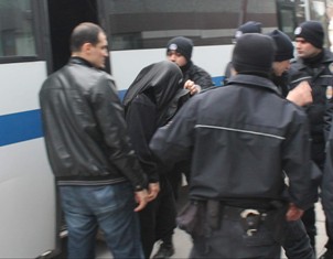 Kaçak sigara zanlıları adliyeye sevk edildi