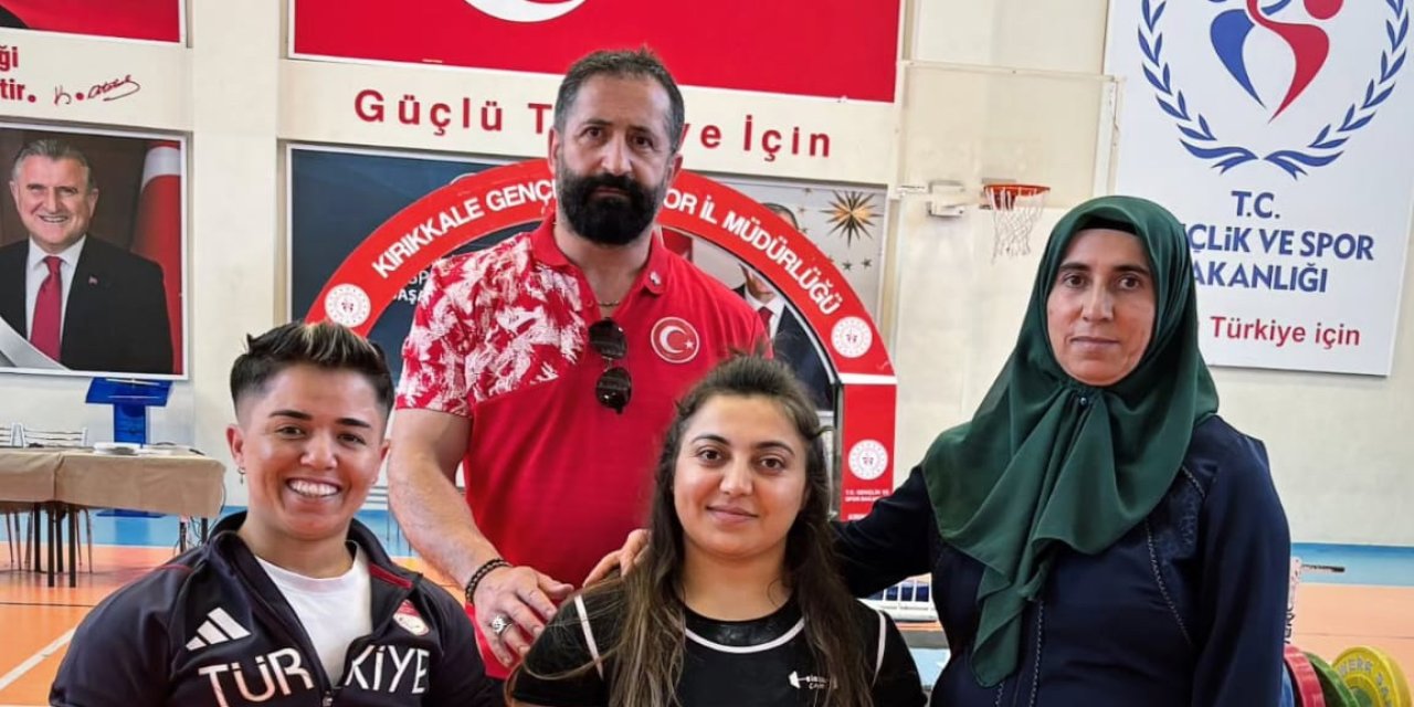 Meramlı haltercilerden Türkiye Şampiyonası'nda çifte zafer