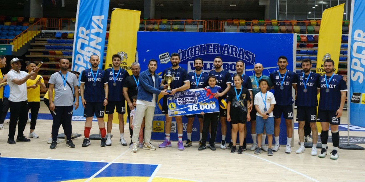 Konya Büyükşehir’in İlçeler Arası Voleybol Turnuvası’nda Şampiyon Hüyük