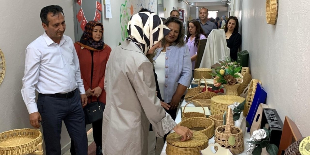El emeği göz nuru eserler sergilendi