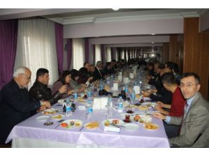 Burdur Valisi Yılmaz: Gazetecilikte Haberle Yorum Ayrı Olmalı