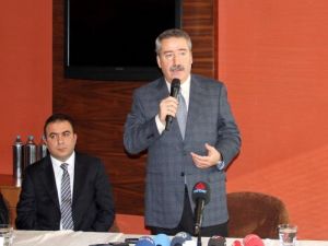 Vali Kıraç: Basın Özgürlüğü, Demokrasiyi Ölçen Bir Alet Gibidir