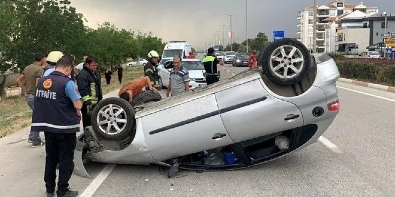 Takla atan otomobildeki 4 kişi yaralandı