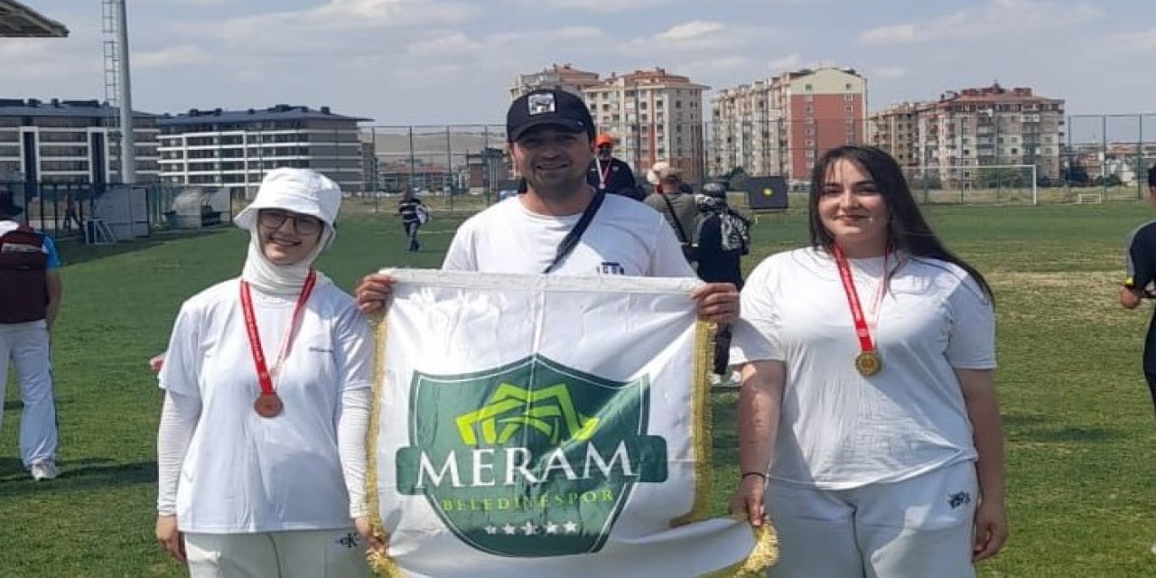 Meramlı okçular hedefi 12’den vurdu
