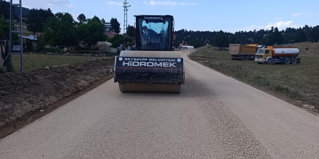 Beyşehir'de asfalt çalışmaları sürüyor