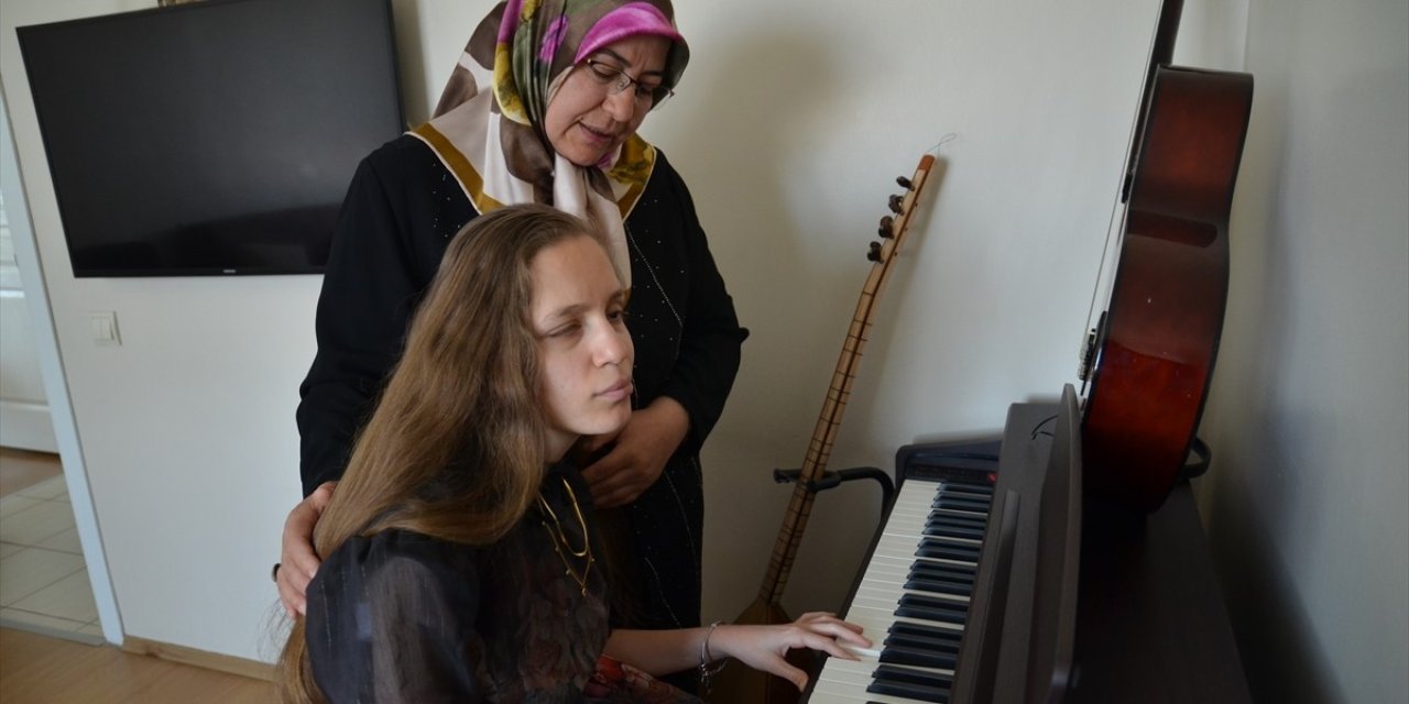 Engelli Ayşe Beyza'dan büyük başarı