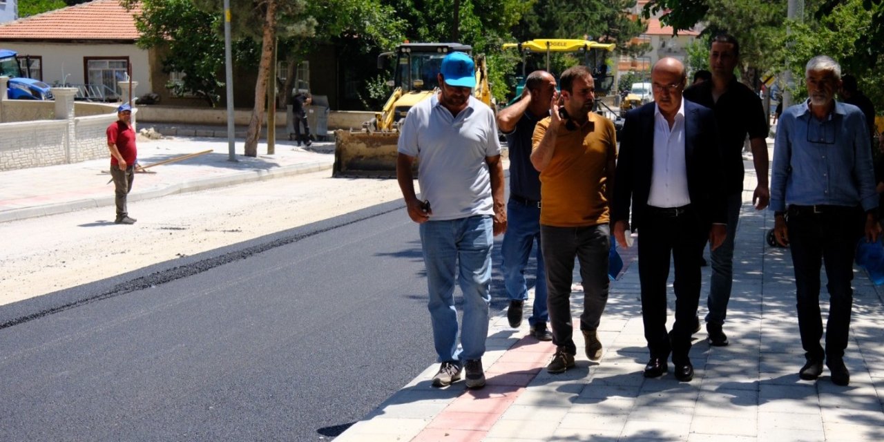 Akşehir'de asfalt çalışmaları devam ediyor
