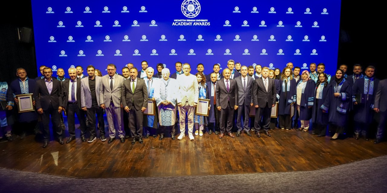 NEÜ’de Akademi Ödülleri sahiplerini buldu