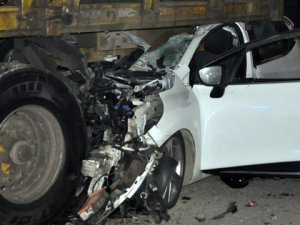 Konya'da otomobil tır'a çarptı: 1 ölü