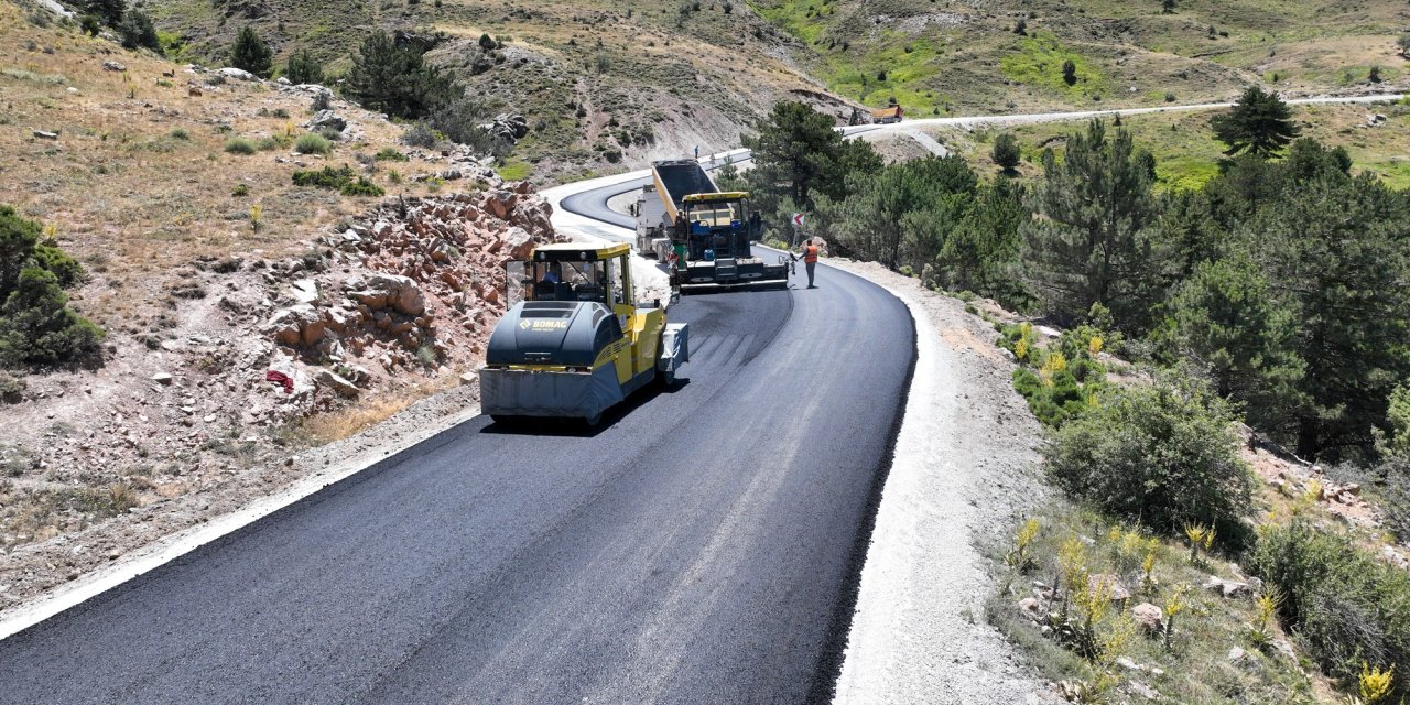 Selçuklu'da asfalt çalışmaları sürüyor