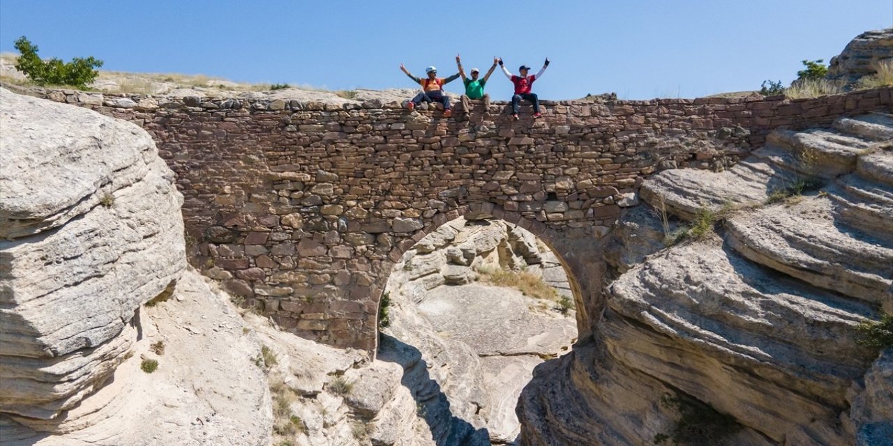 Konya’daki Şeytan Köprüsü büyük ilgi görüyor