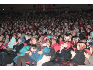 Peygamber Sevgisi Salona Sığmadı