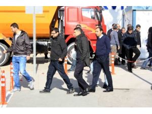 Rüşvet Operasyonunda Gözaltına Alınan Gümrükçüler Sağlık Kontrolünden Geçirildi