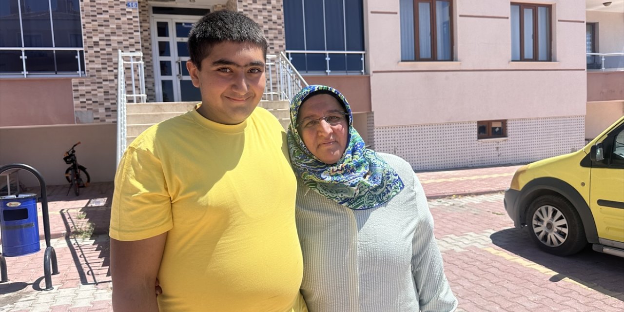 Otizmli Yahya bisiklet tamirciliğini ve masa tenisi yeteneğini ilerletmek istiyor