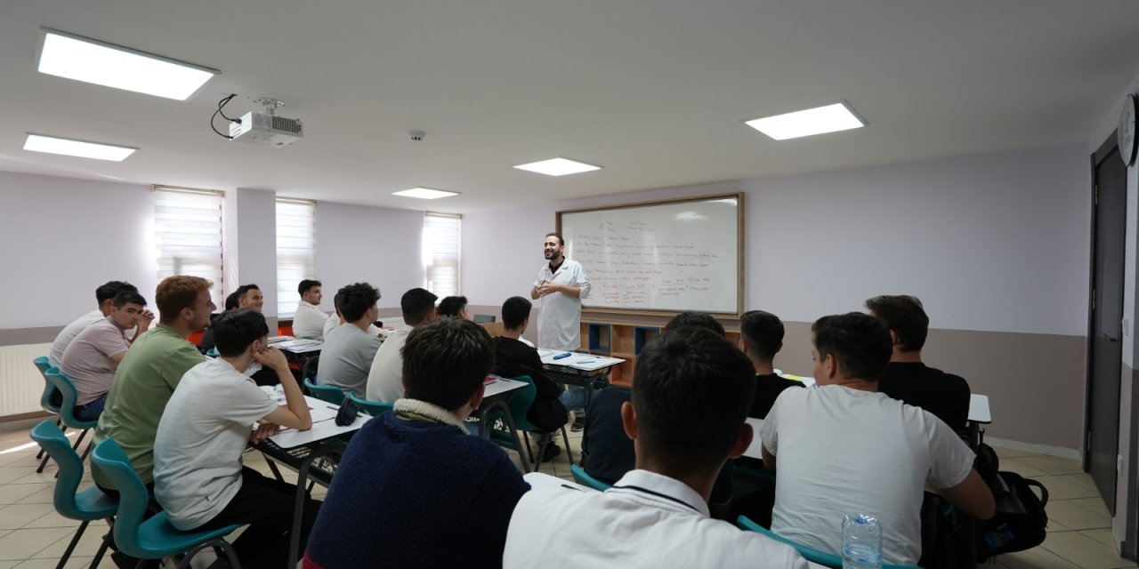 Gençler Lise Medeniyet Akademileri’nde buluşuyor