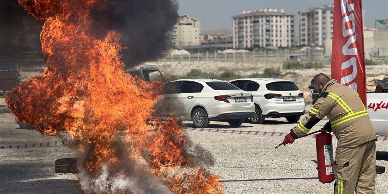 Konyalı mühendislerden büyük icat! 1000 derecelik yangını anında söndürüyor