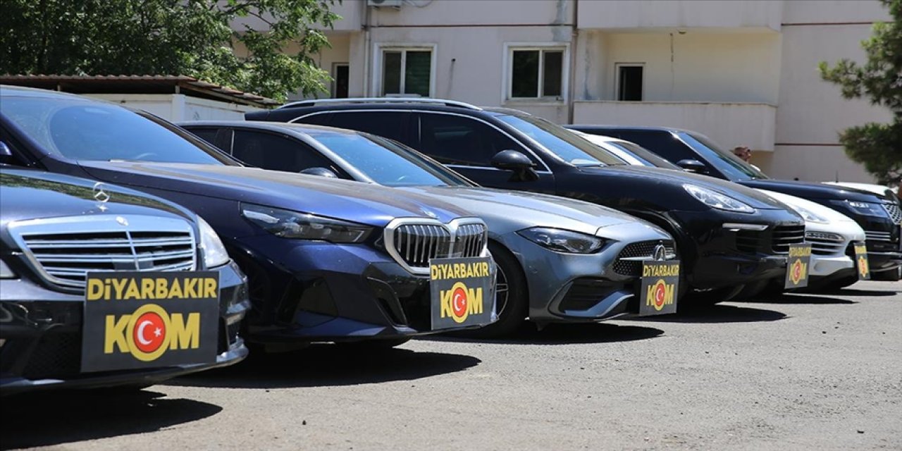 Diyarbakır merkezli operasyonda gümrük kaçağı 10 lüks araç ele geçirildi
