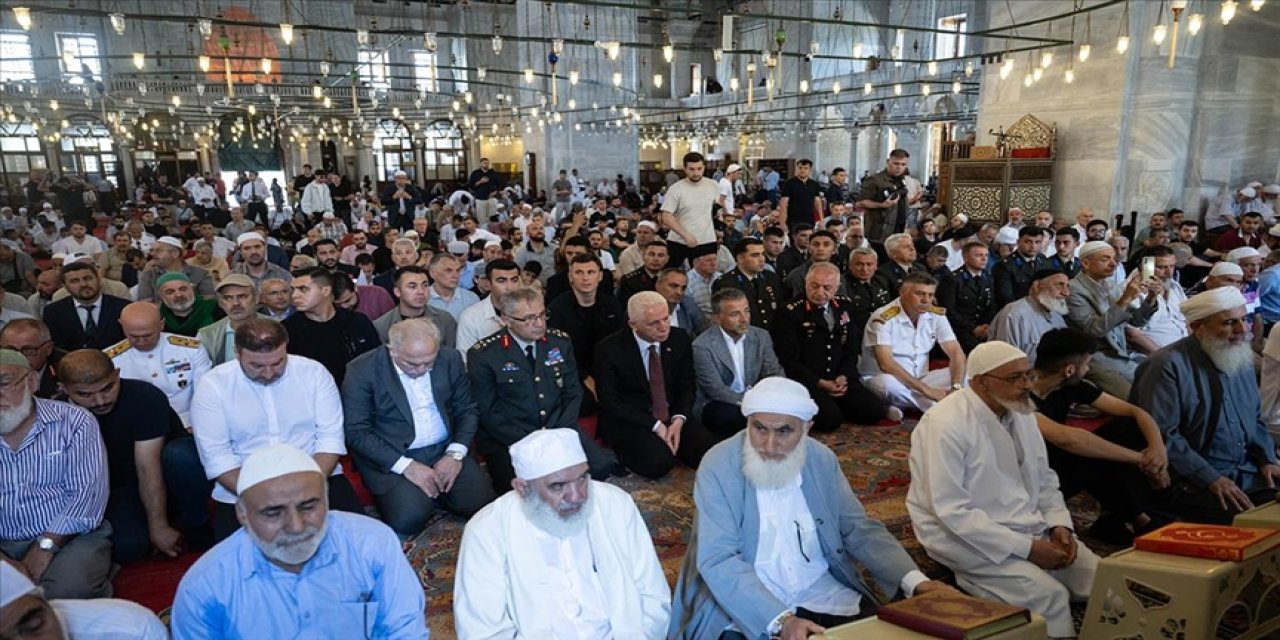 15 Temmuz şehitleri için hatim programı düzenledi