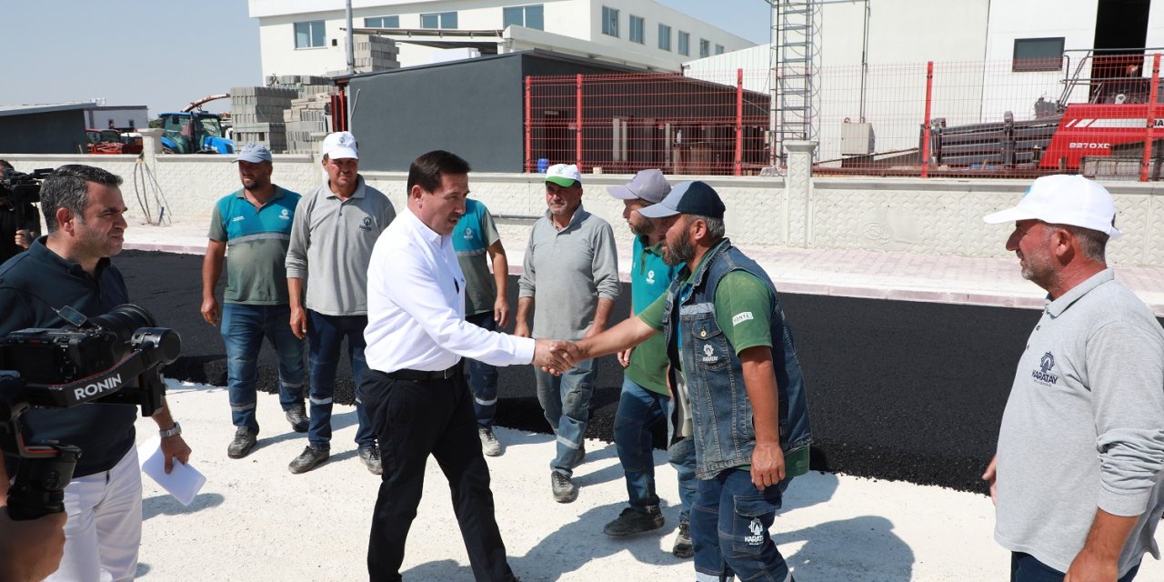 Karatay’da asfalt mesaisi sürüyor