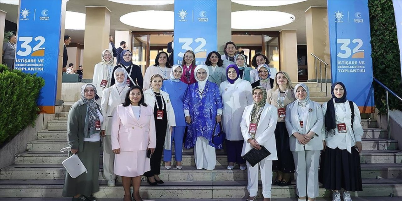 Emine Erdoğan'dan, AK Parti 32. İstişare ve Değerlendirme Toplantısı'na ilişkin paylaşım