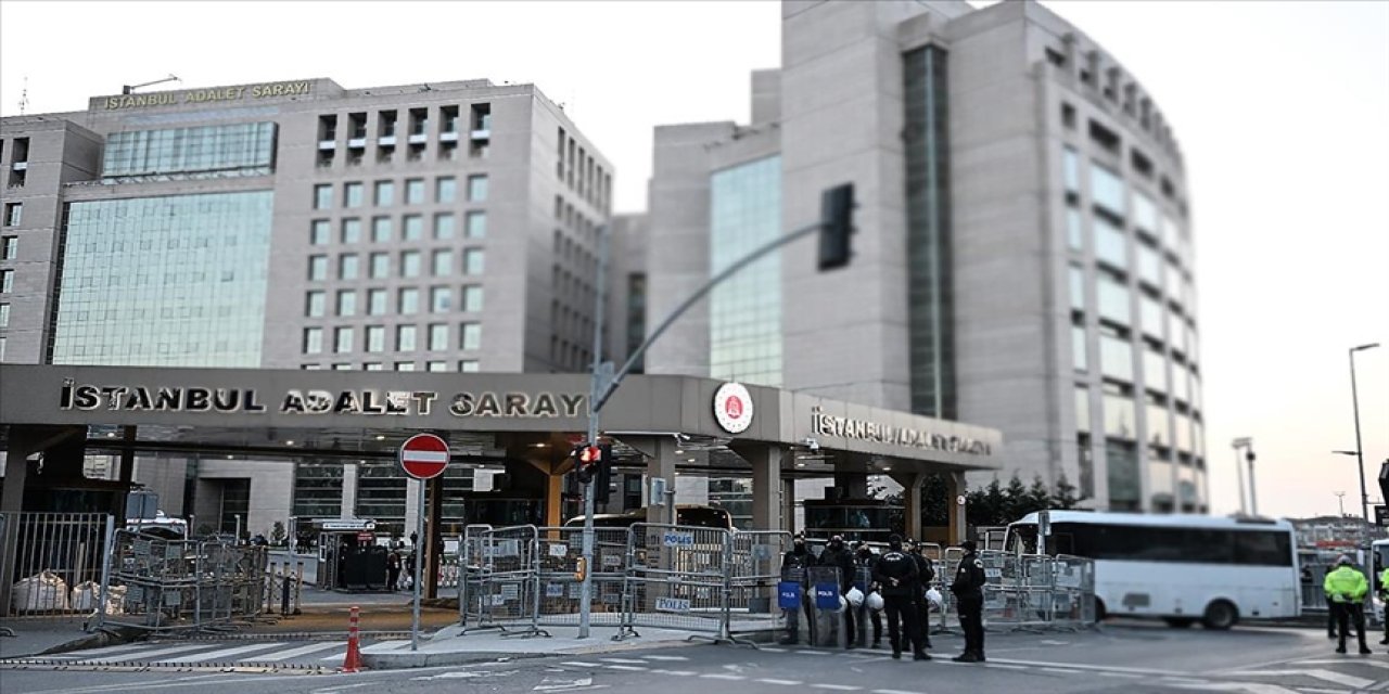 Borsada küçük yatırımcıyı zarara uğrattıkları iddiasıyla 8 şüpheli hakkında gözaltı kararı verildi