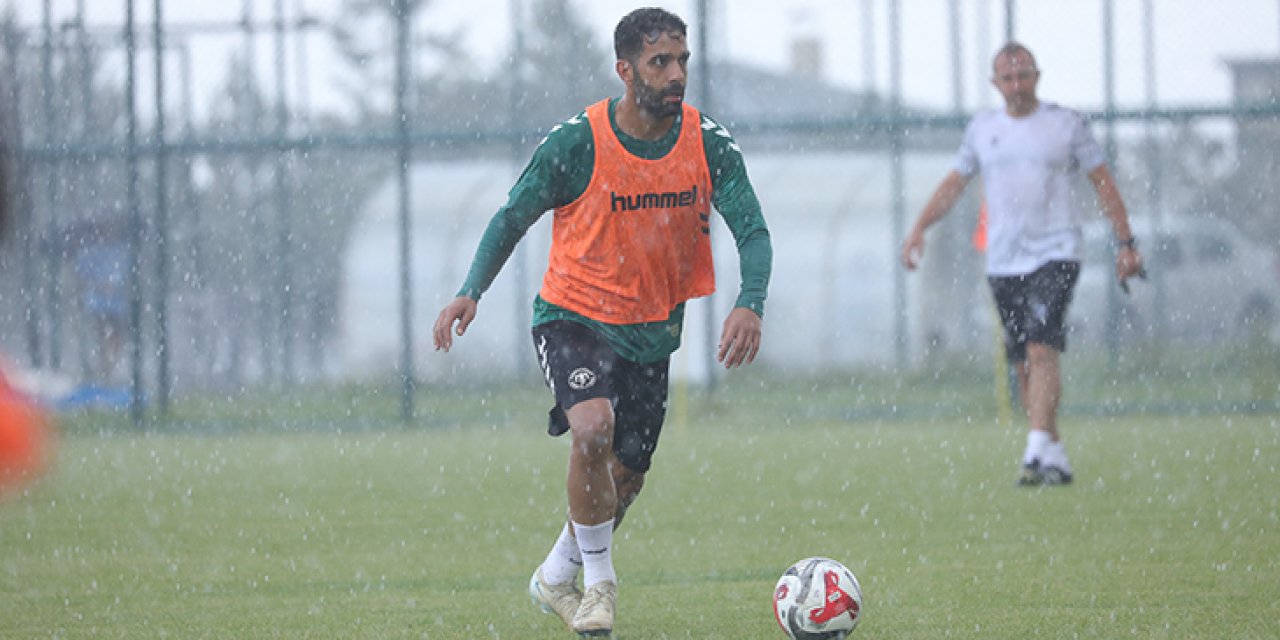 Konyaspor yoğun yağış altında çalıştı