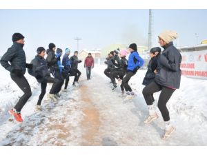 Atletizmciler Dondurucu Soğukta Türkiye Şampiyonası'na Hazırlanıyor