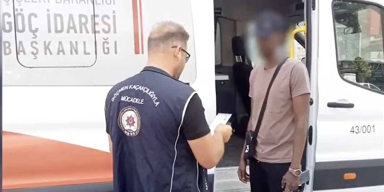 Göçmen kaçakçıları yakayı ele verdi