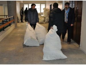 Sunta Yüklü Kamyonette Yaklaşık 1 Ton Esrar Çıktı