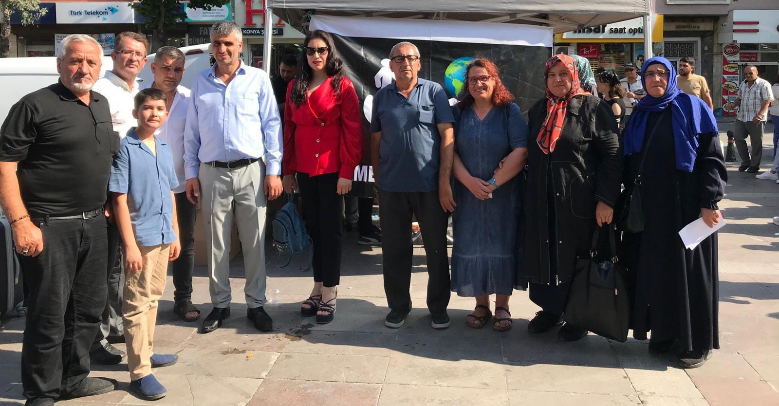 'Görmeyenler'den binlerce kişilik aşure