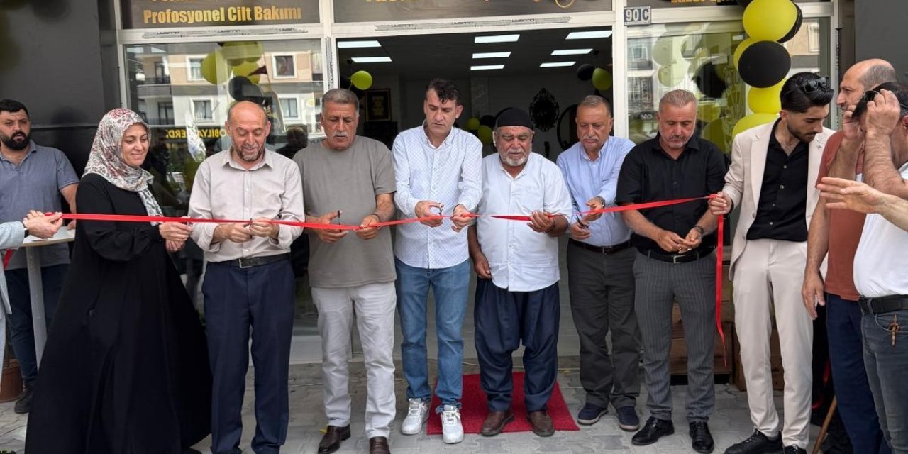 Prime Erkek Kuaförü törenle açıldı