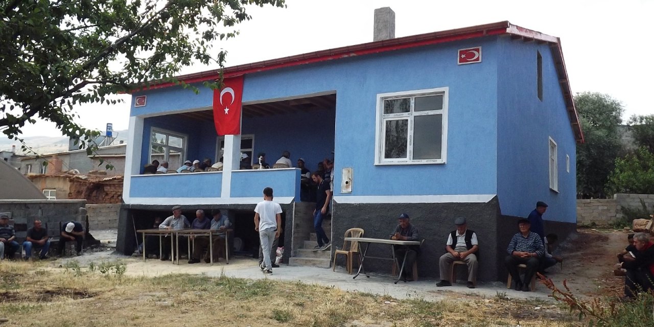 Hayırsever hafız Parla, imam evi yaptırdı