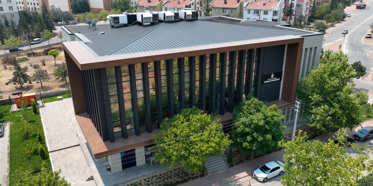Selçuklu Gençlik Merkezi yeni yerine taşındı