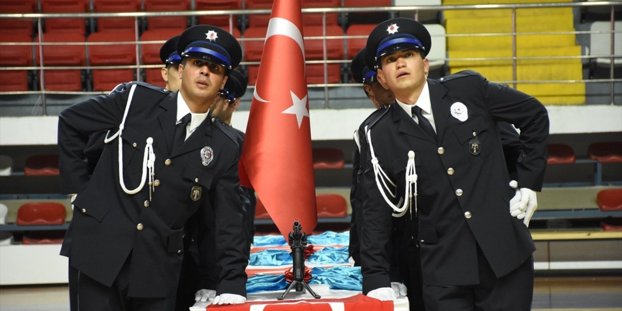 Karaman'da 228 polis adayı mezun oldu