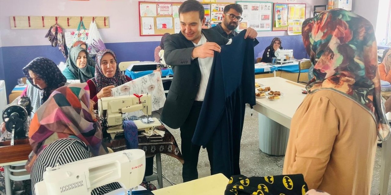 Yurddaş, dikiş nakış kursunu ziyaret etti