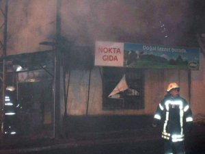 Konya'da bir markette yangın çıktı