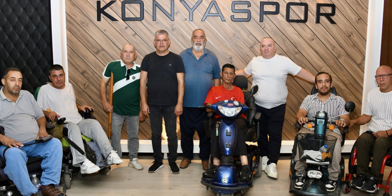 Konyaspor Engelli Taraftarlar Derneği Ömer Atiker’i ziyaret etti