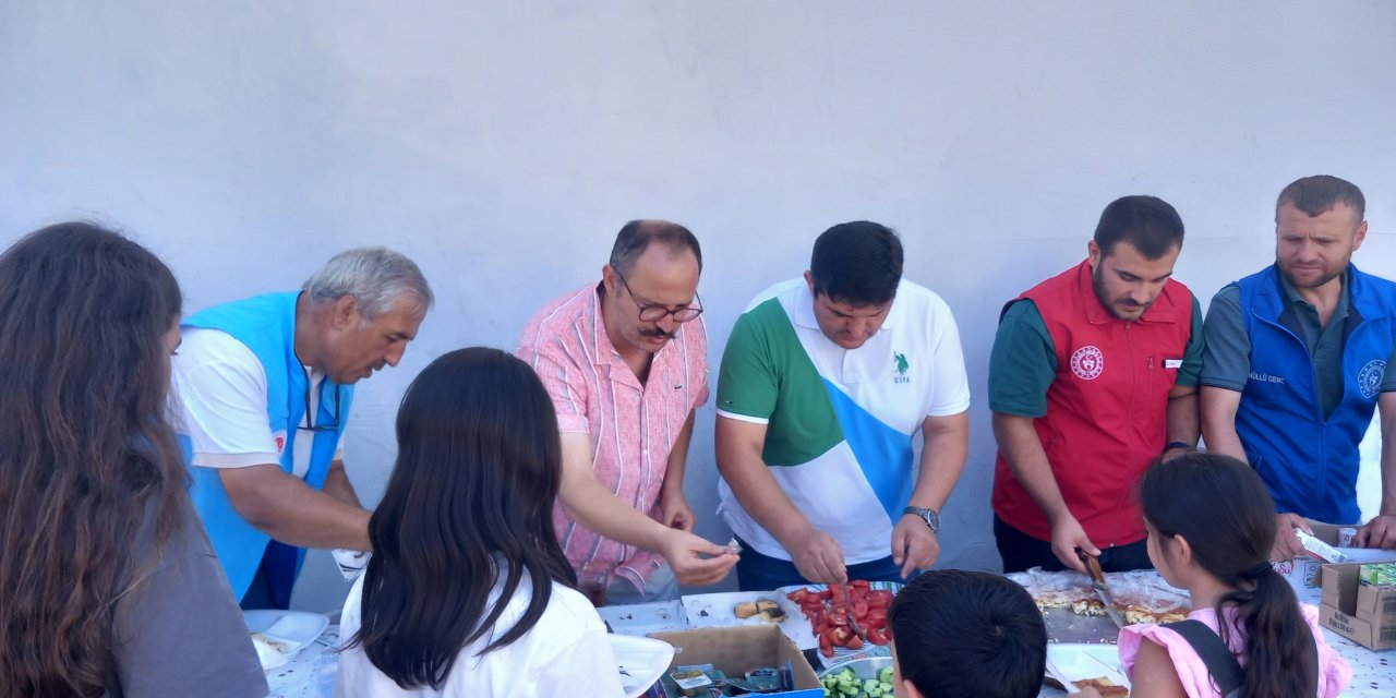 Yaz spor okulları öğrencileri kahvaltıda buluştu