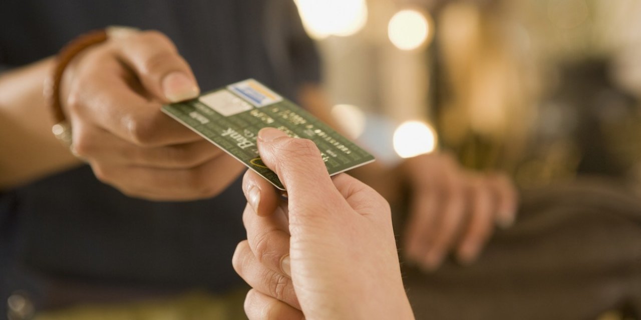 Merkez Bankası kredi kartı faiz oranlarını düşürdü