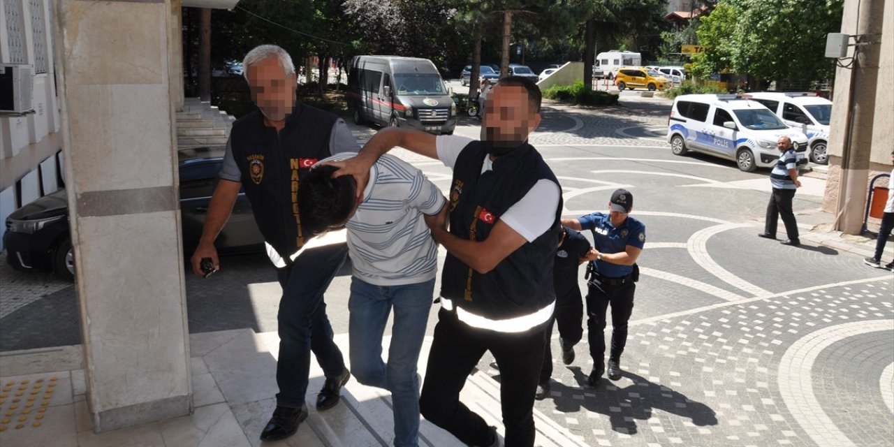 Uyuşturucu operasyonunda 2 şüpheli tutuklandı