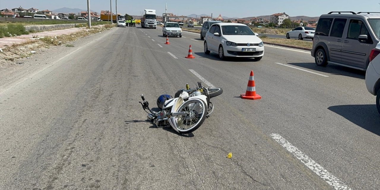 Aksaray'da "dur" ihtarına uymayan motosikletlinin çarptığı polis yaralandı