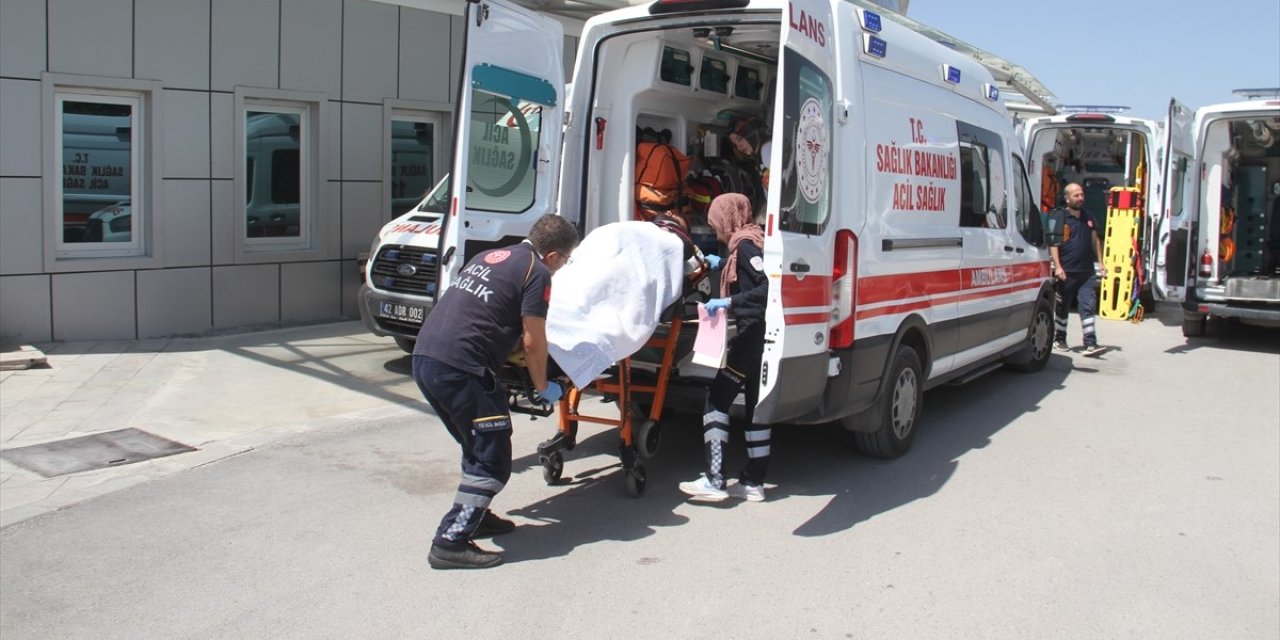 Konya'da otomobil tarlaya savruldu