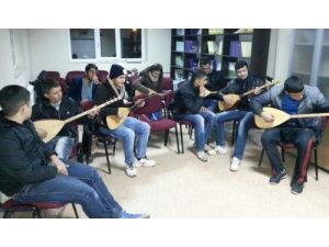 Eruh'ta Bağlama Kursuna Yoğun İlgi
